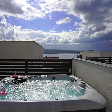 Sobol Apartments 'Navis' With Private Jacuzzi Crikvenica Exterior photo
