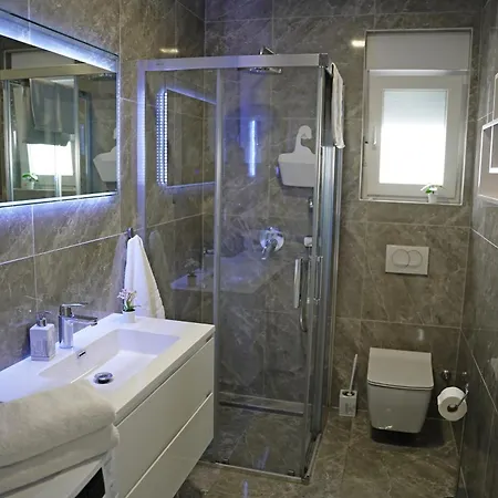 Sobol Apartments 'Navis' With Private Jacuzzi Crikvenica Exterior photo