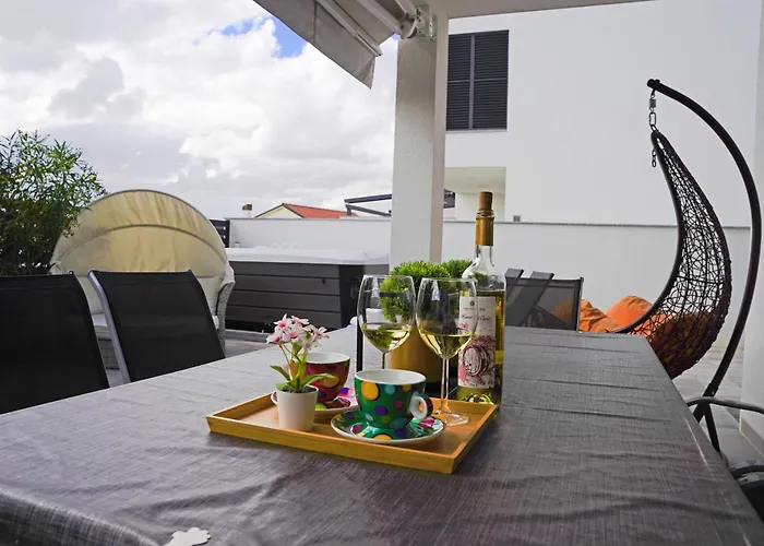 Sobol Apartments \'Navis\' With Private Jacuzzi