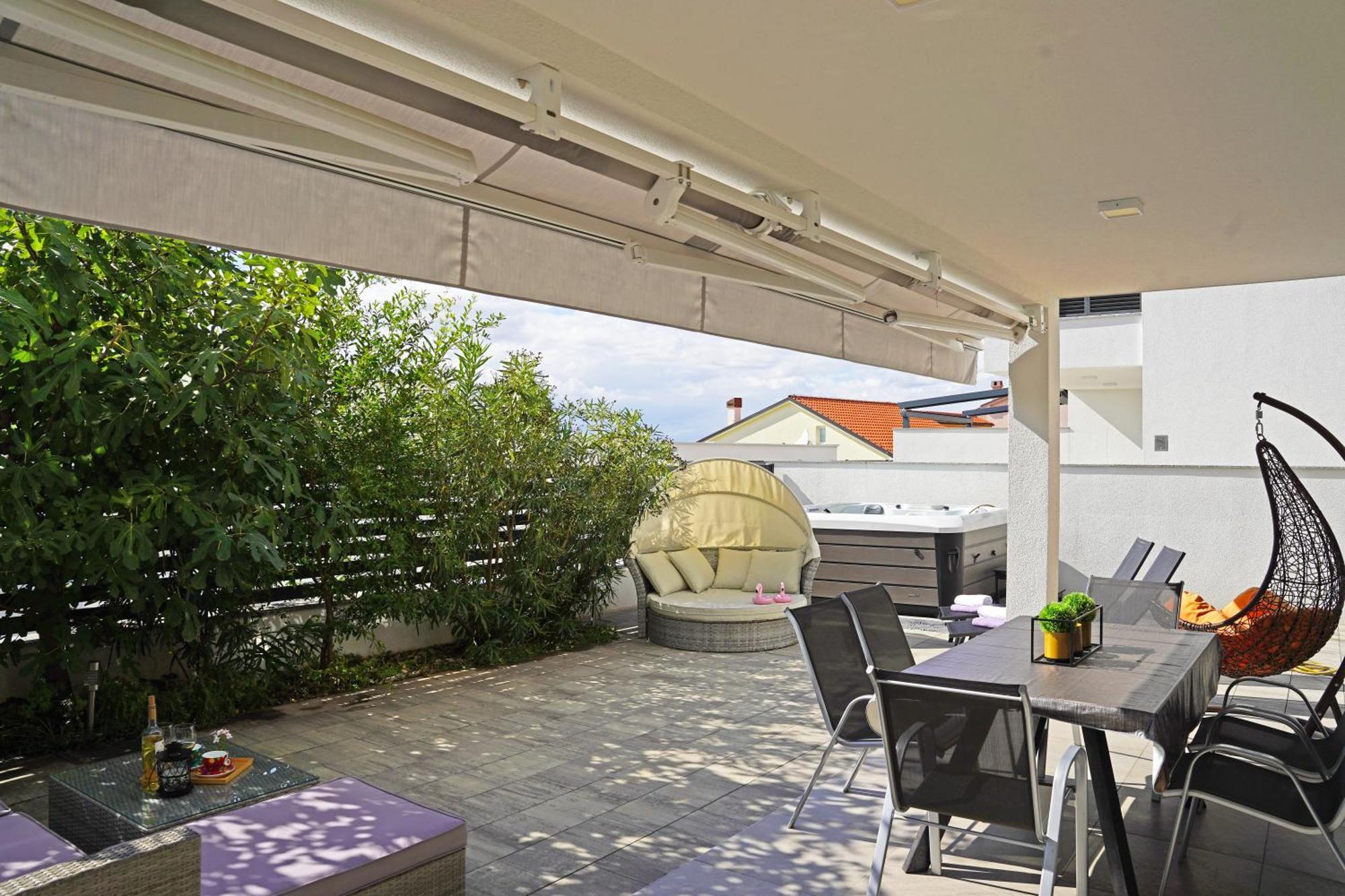 Sobol 'navis' With Private Jacuzzi Apartment
