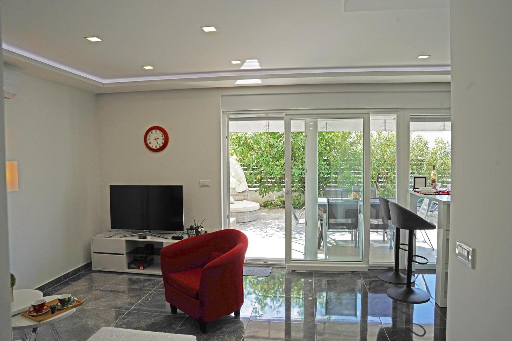 Sobol 'navis' With Private Jacuzzi Apartment *