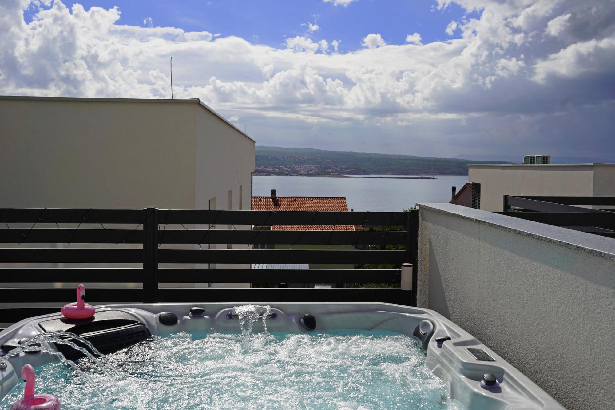 Sobol 'navis' With Private Jacuzzi * Crikvenica