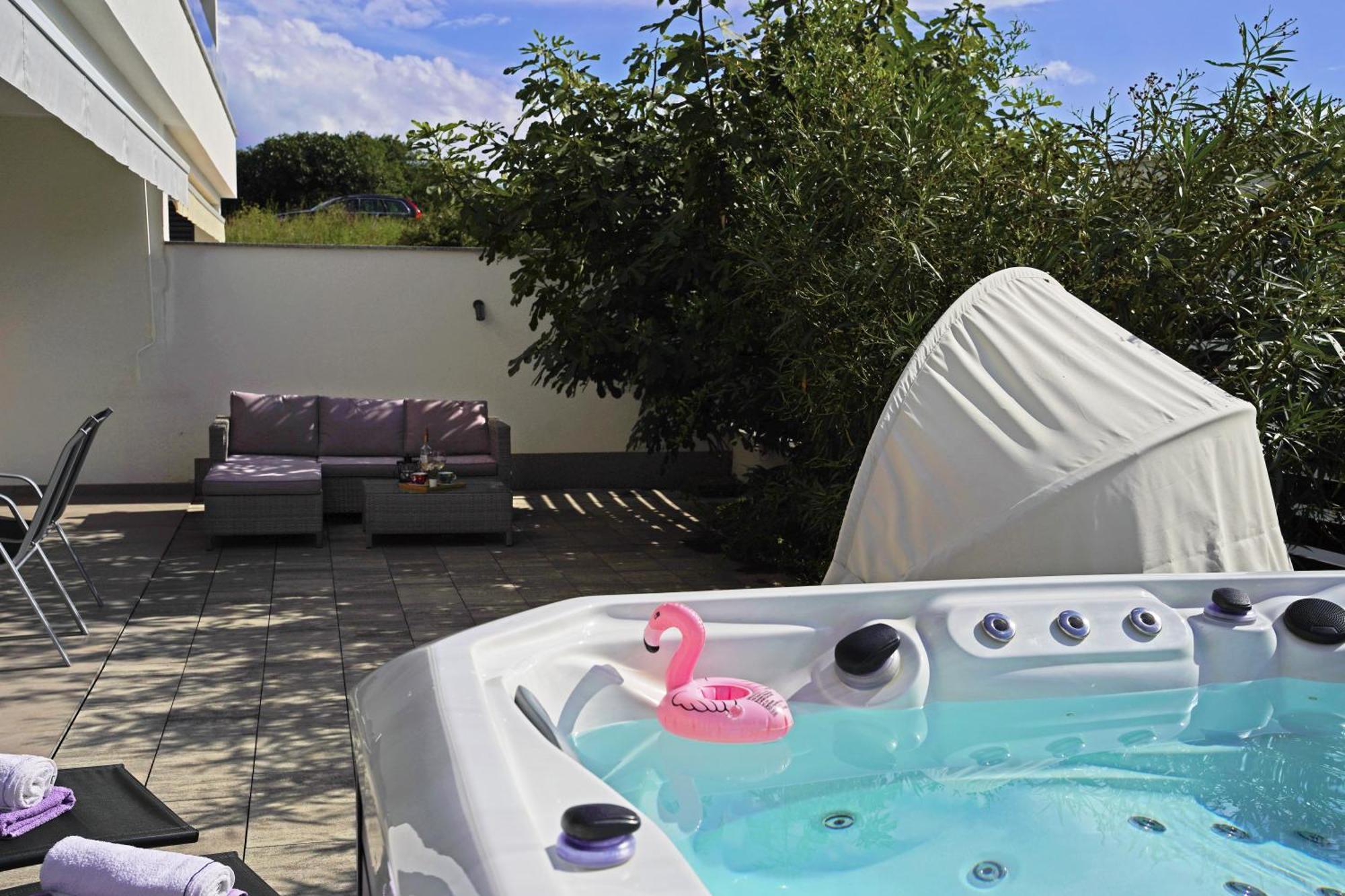 Apartment Sobol 'navis' With Private Jacuzzi *