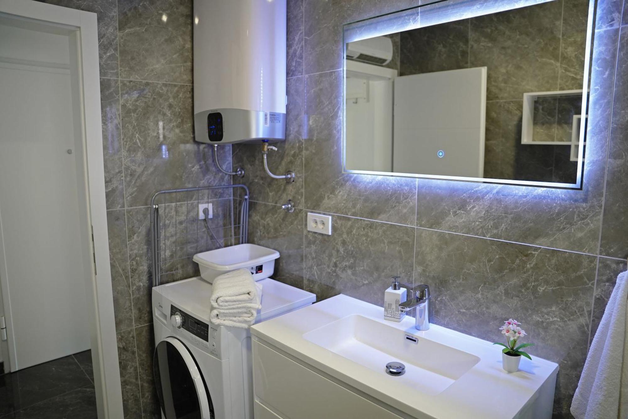 Apartment Sobol 'navis' With Private Jacuzzi